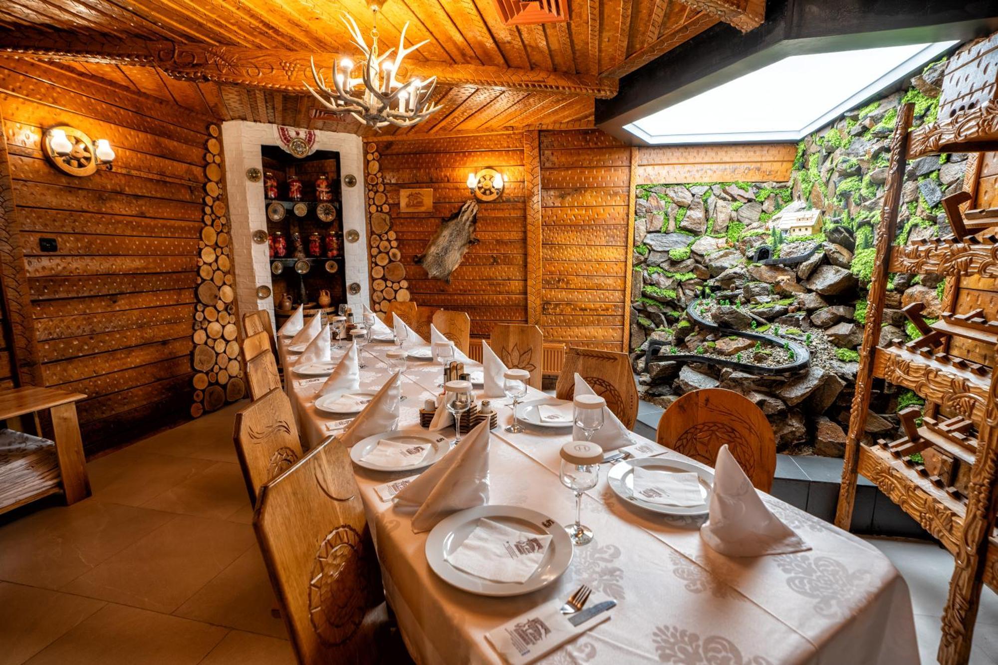 Complex Turistic Casa Romaneasca Călimăneşti Bagian luar foto